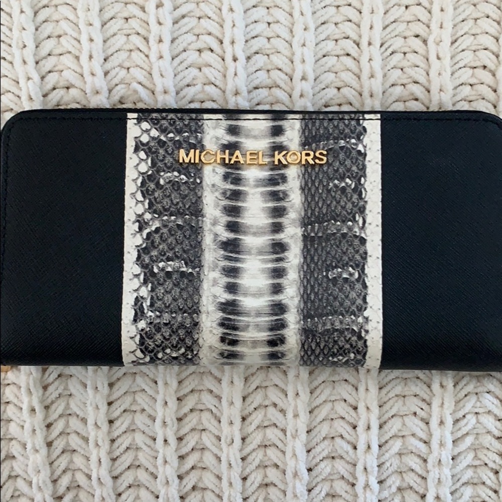 MK. Purse and wallet together - Picture 7 of 10